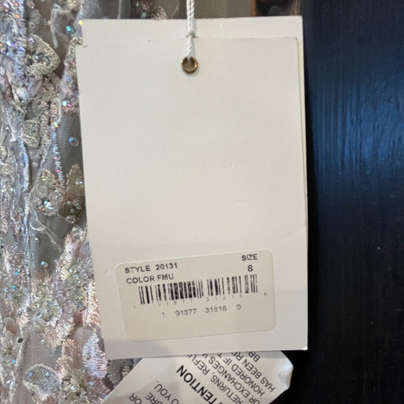 NWT | Mac Duggal  V-Neck Gown 20131 | Sz 8 - Picture 11 of 16